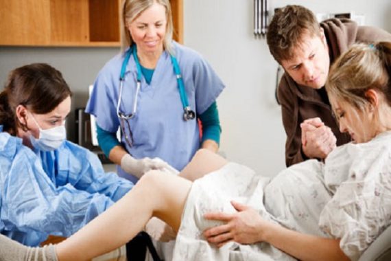 Nằm mơ thấy sinh đẻ nên đánh con số nào là may mắn