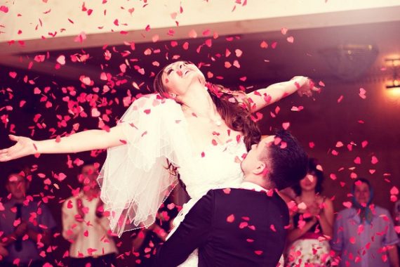 Mơ thấy đám cưới có ý nghĩa gì và nên đánh con số nào