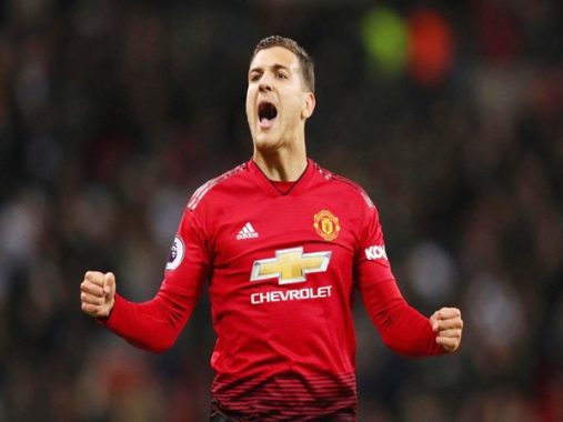 MU bán tháo Diogo Dalot, fan Quỷ đỏ tức điên