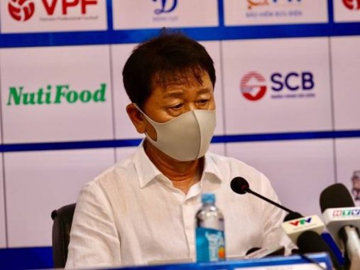 Bóng đá Việt Nam sáng 12/8: Công Phượng tái hợp “thầy Chung”