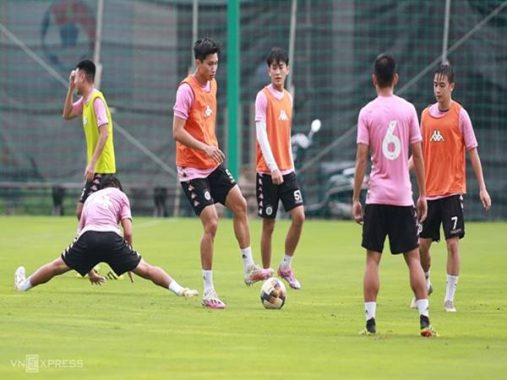 Tin bóng đá Việt sáng 18/8: Văn Hậu trở lại Hà Nội FC
