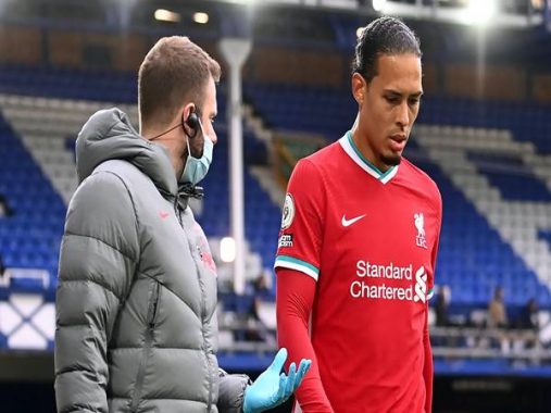 Bóng đá Anh 21-10: Liverpool loại Van Dijk khỏi danh sách dự Premier League