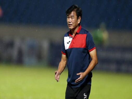 Tin bóng đá VN 15/12: HLV Phan Thanh Hùng chia tay Than Quảng Ninh