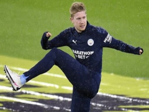 Bóng đá Anh sáng 18/1: De Bruyne gặp khó khi gia hạn với Man City