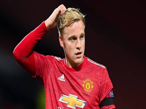 Tin bóng đá chiều ngày 2/2: Van de Beek ở lại MU