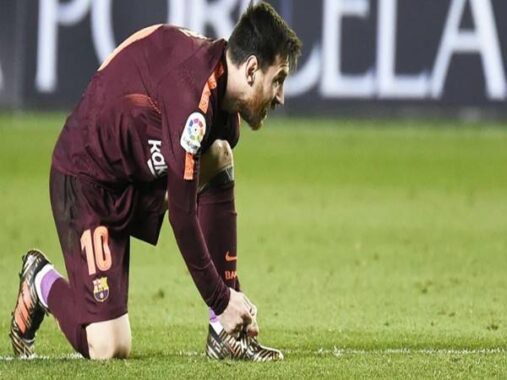 Cách buộc dây giày đá bóng chắc chắn không bị tuột