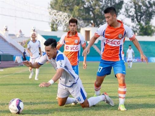 Bóng đá Việt Nam 3/11: Thêm một đội bóng nữa nợ lương cầu thủ