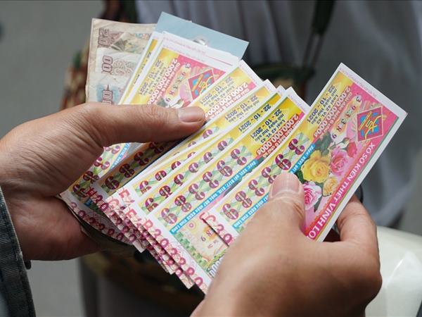 Ai là người nộp thuế thu nhập từ trúng vé số?