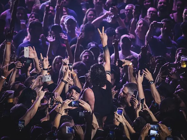 Mơ thấy nhiều người là điềm gì, chọn con gì số gì may mắn?